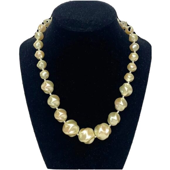 Trifari Chunky Cream Baroque Graduating Vintage Faux Pearl Hand Knotted Necklace - Picture 1 of 11